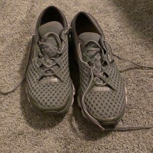 Under armor women’s speedform shoes